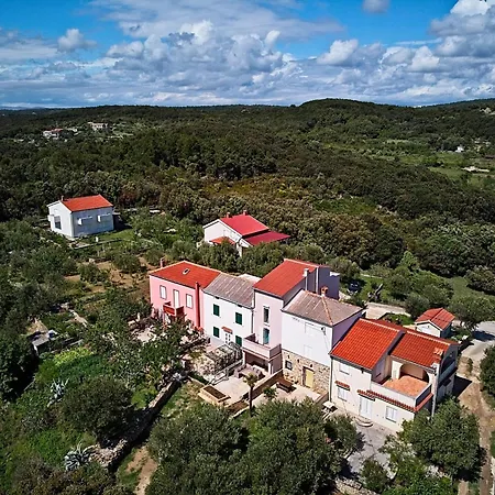 House Dawn Case de vacanță