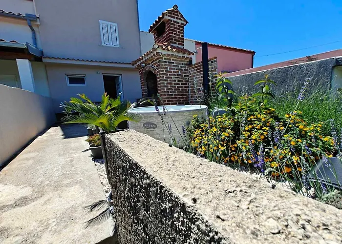 House Dawn Case de vacanță Rab Town